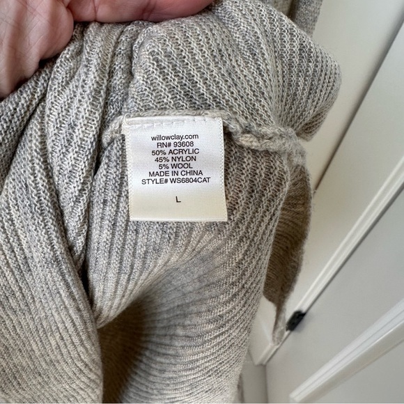 Willow & Clay Bell and Tie Sleeve Taupe Knit Sweater SZ Large - Picture 7 of 7